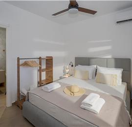 4 bedroom villa with pool by the sea, near Corfu town, sleeps 8